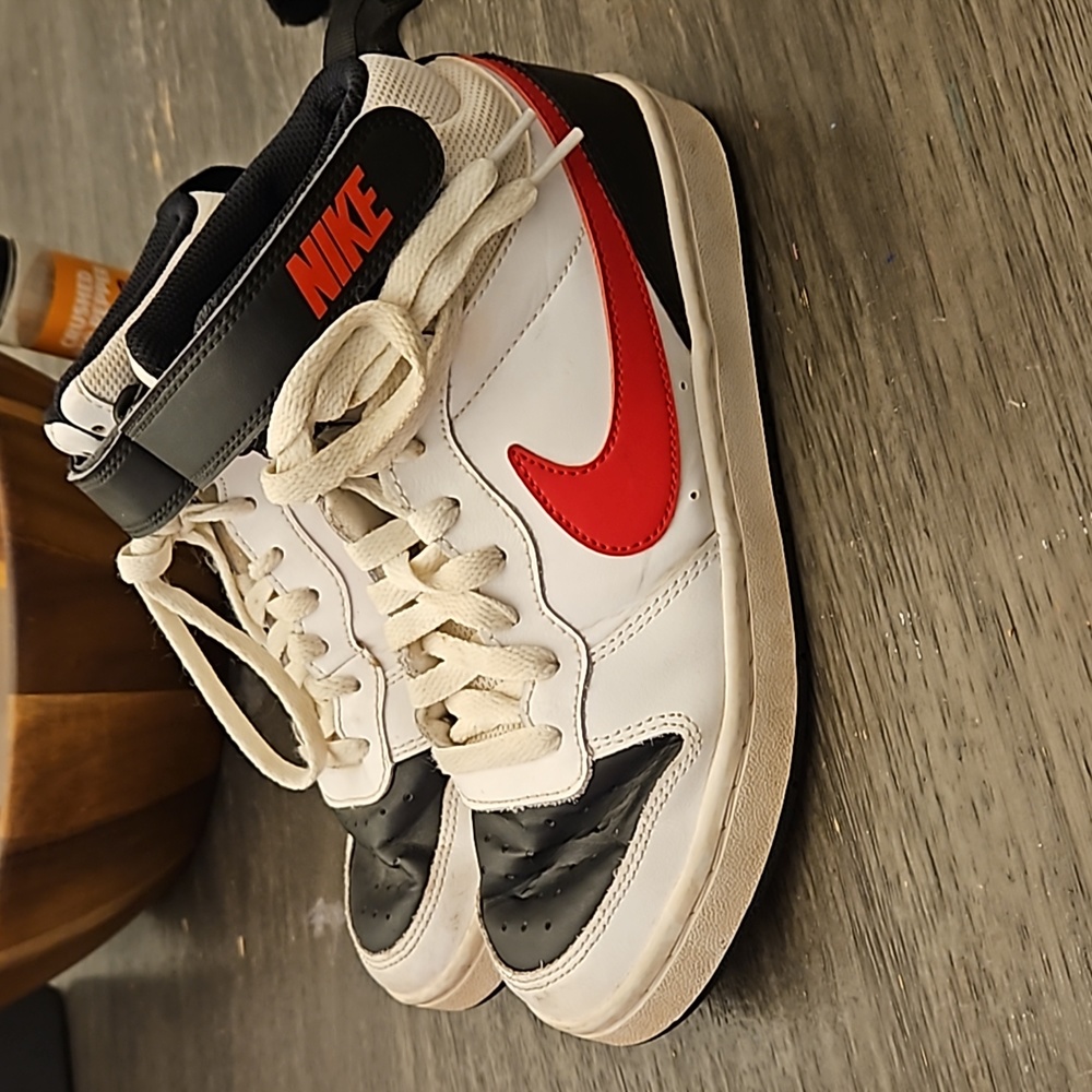 Boys nike shoes 5y